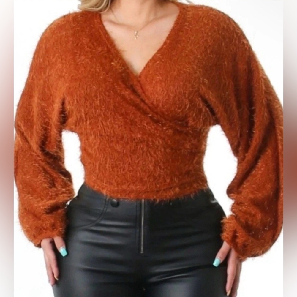 111. NIB! Triple Seven Rust Color Long Sleeve Eyelash Knit Wrap Top/Cardigan S
